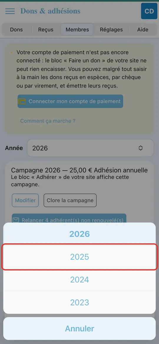 Capture de l'application : Liste des années ouverte depuis le bas de l'écran, choix 2025