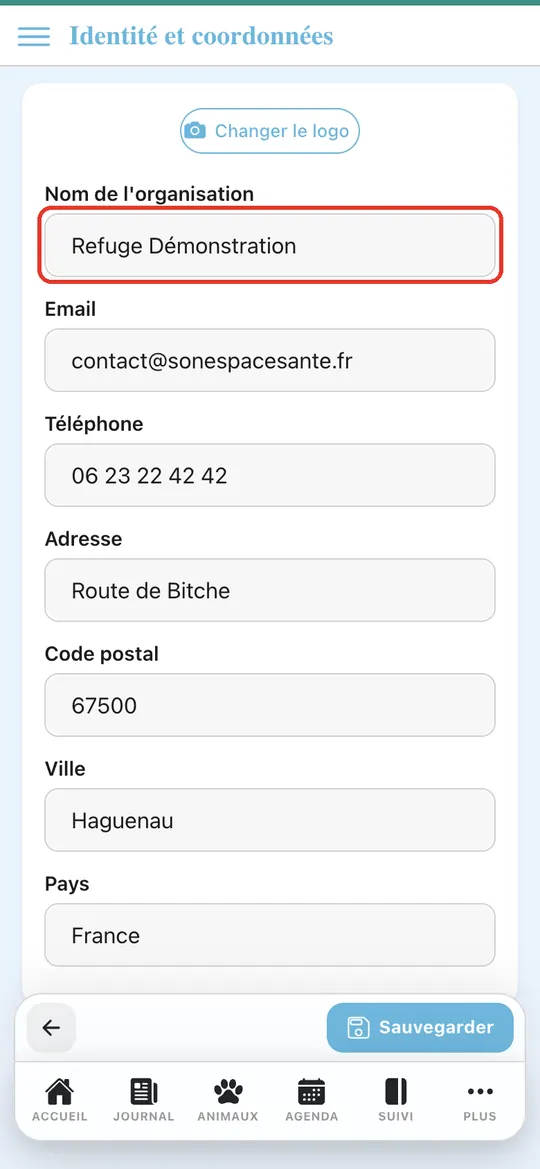 Capture de l'application : Formulaire Identité et coordonnées, nom actuel « Refuge Démonstration »