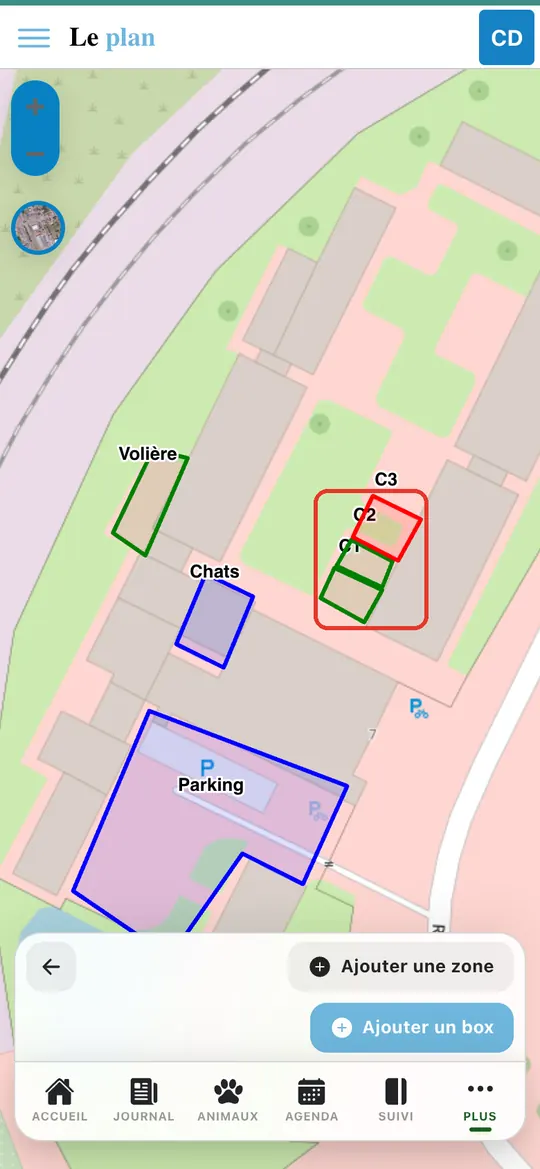 Capture de l'application : Plan sur fond de carte : zones Parking, Chats, Volière, box C1 à C3 (vert, rouge)