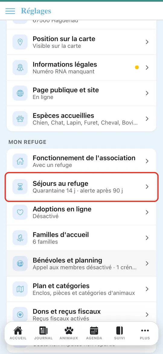 Capture de l'application : Réglages, rubrique du refuge : « Séjours au refuge — Quarantaine 14 j · alerte après 90 j »